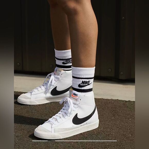 Nike Blazers Mid 77 White Sneaker Shoes - Picture 4 of 6